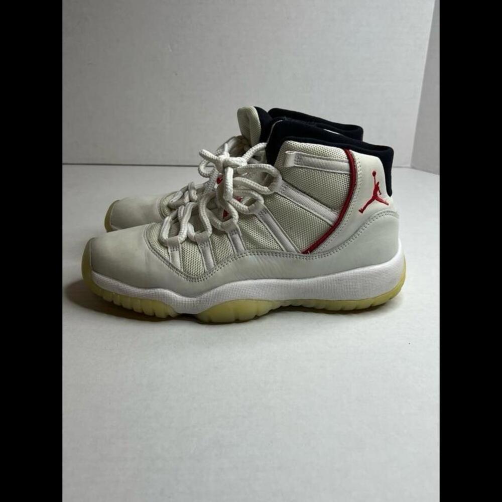 Nike Air Jordan 11 Platinum Tint - Size 6Y